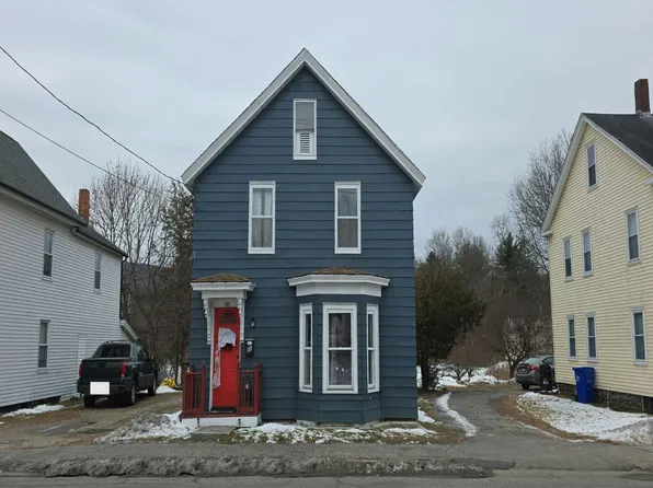 88 West St, Ware, MA 01082