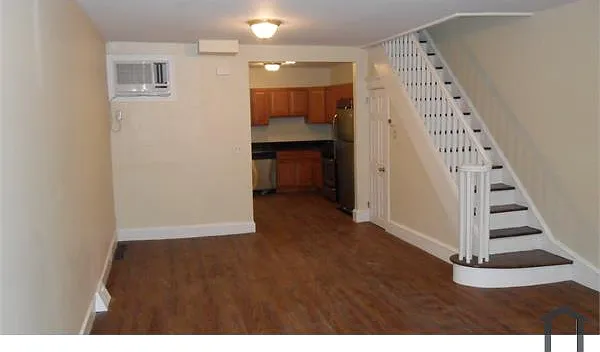 3 bed, 1120 sqft, $2,200 — Photo 3