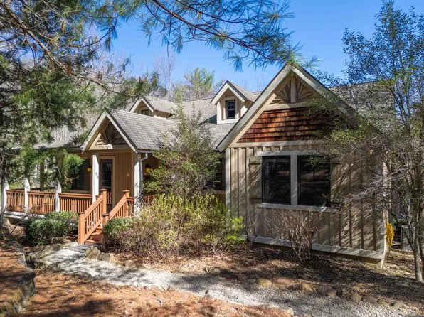 98 Mill Pond Dr, Tuckasegee, NC 28783