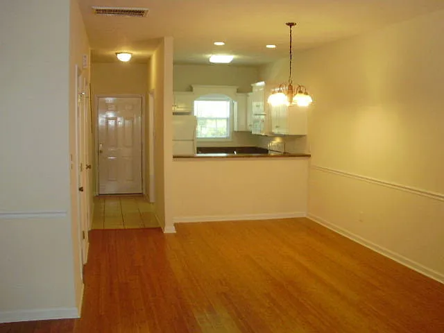 Nice Townhouse in a great location... — Photo 3
