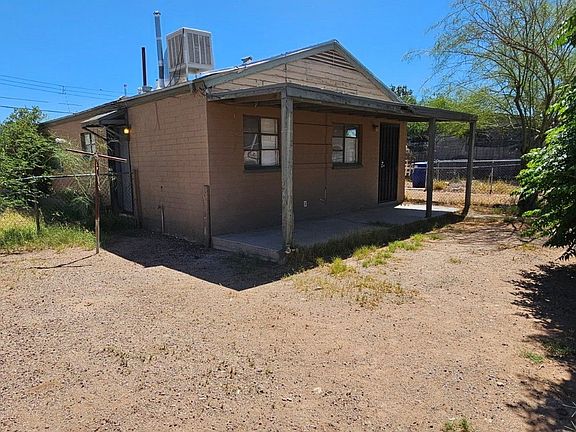 2nd image of 2733 S Sunland Vis