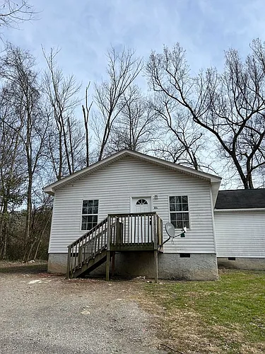 200 E Oak Street Photo 1