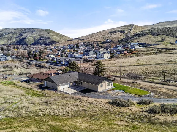 955 Southern Ave, Selah, WA 98942