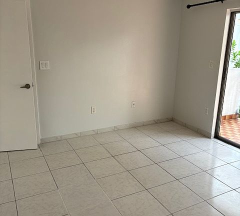 4th image of 221 Meridian Ave APT 313