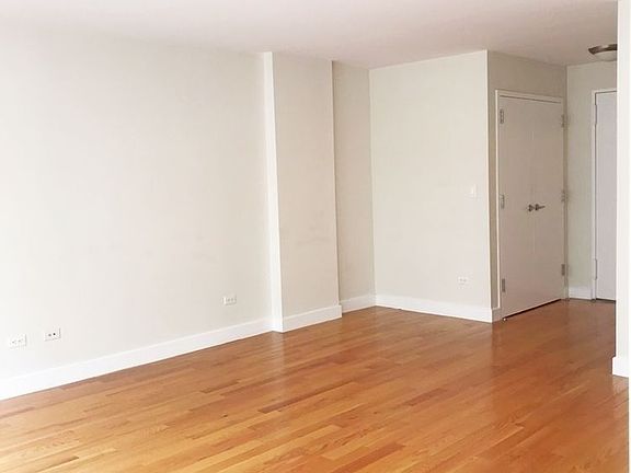 5th image of 210 W 89th St APT 12C