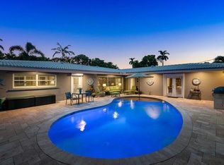 211 Entrada Dr, Hollywood, FL 33021