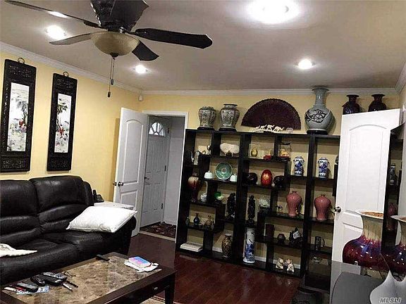 4th image of 260-15 81st Ave