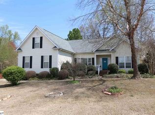 104 Coltsfoot Ct, Simpsonville, SC 29680