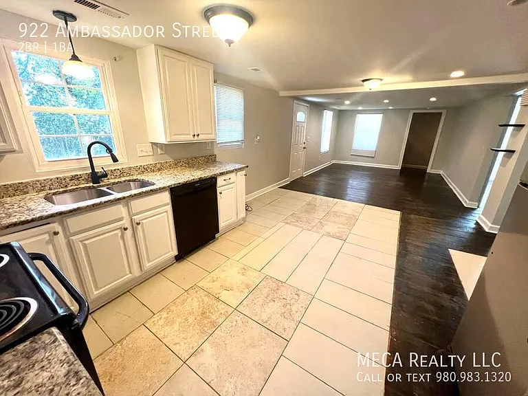 922 Ambassador St — Photo 3