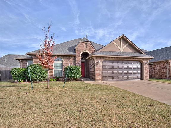 2nd image of 17208 Aragon Ln