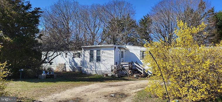 1st image of 227 Railroad Ave