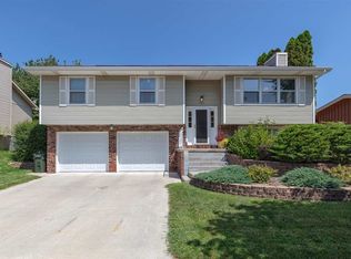 721 Wildwood Rd, Waterloo, IA 50702