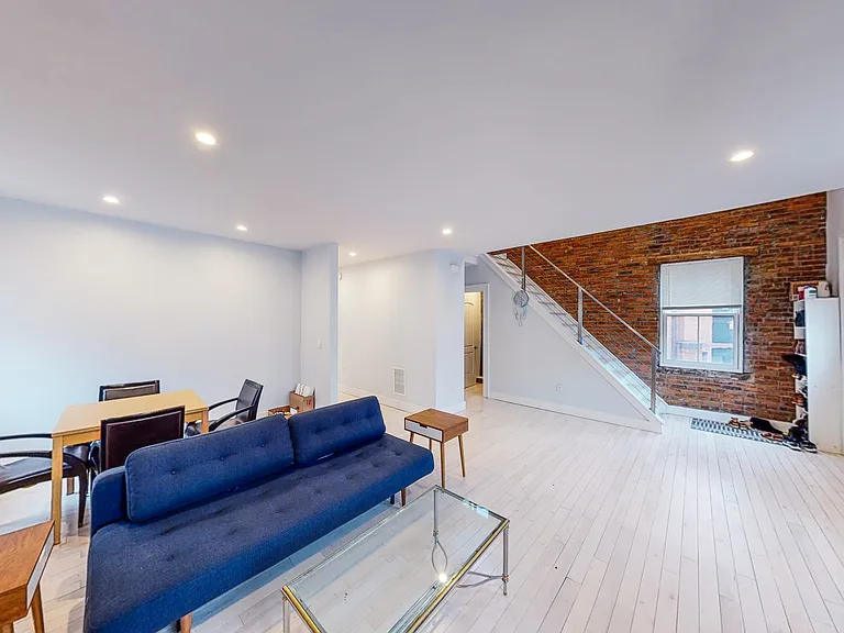 855 State St #TOWNHOUSE — Photo 33