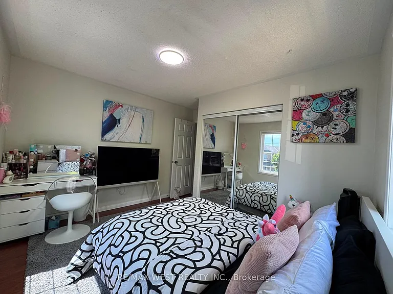 931 Gazley Cir — Photo 11