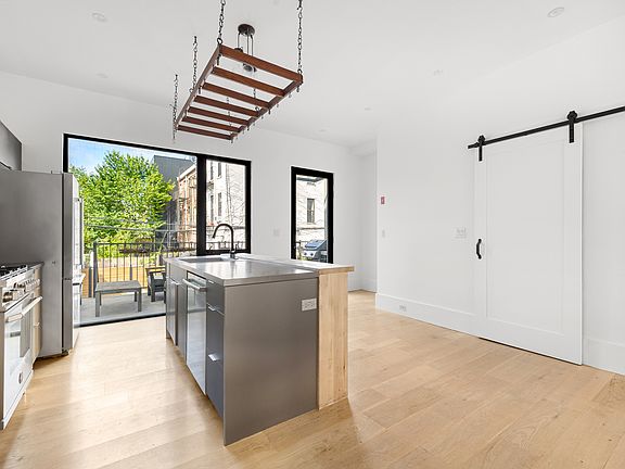 5th image of 45 Wolcott St #Penthouse