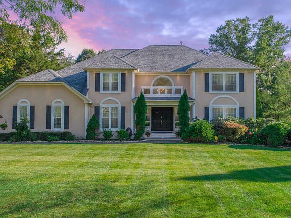4th image of 1591 Greenleaf Ct