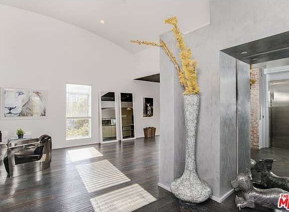 3rd image of 8703 W Knoll Dr #201