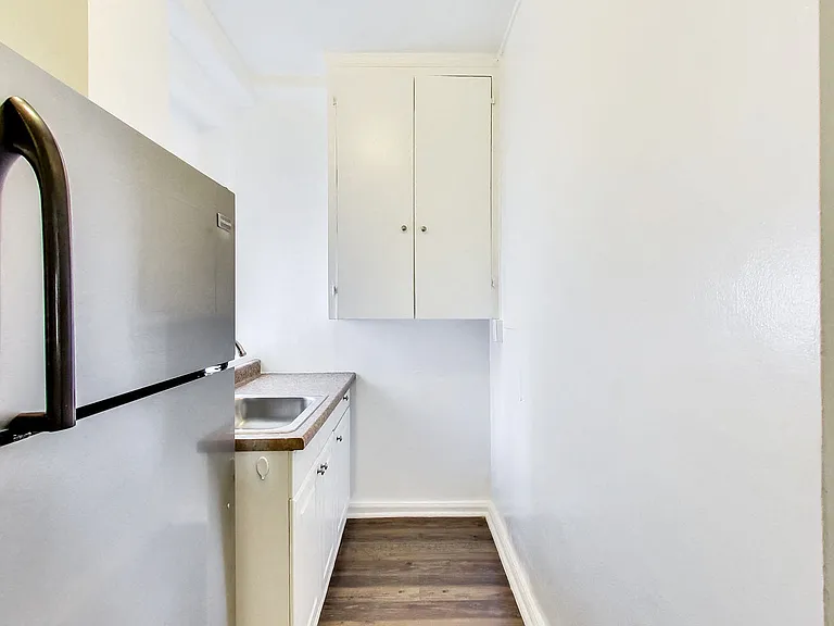 650 Ellis — Photo 35