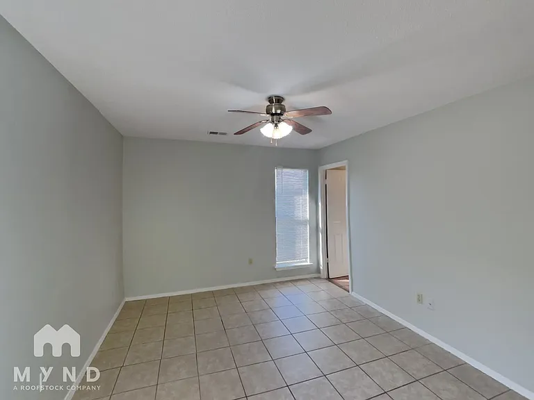3405 Laurelwood St — Photo 10