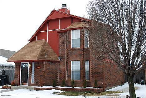 3rd image of 2105 Briarcliff Dr