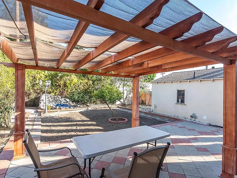 732 Portola Ave — Photo 12