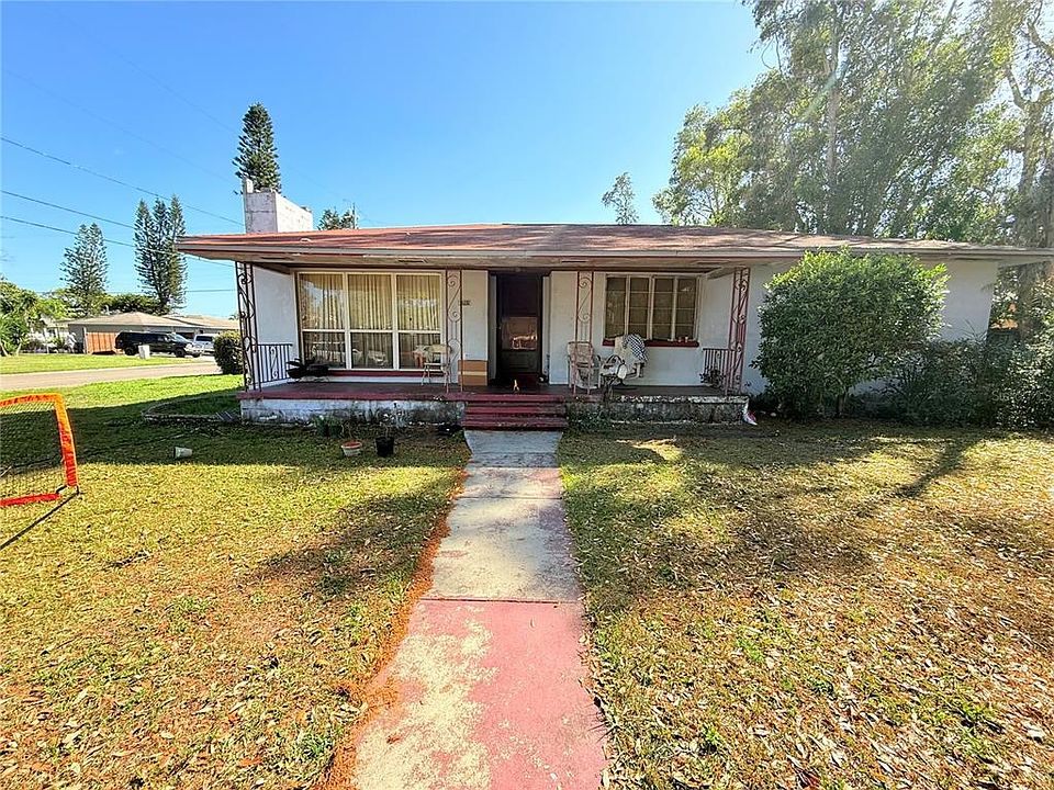 1st image of 1600 27TH AVENUE S