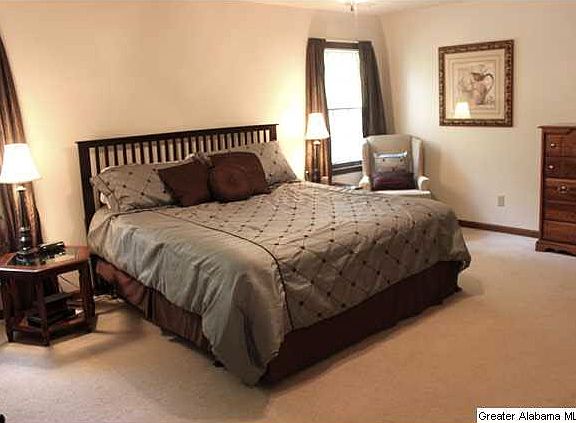 4th image of 220 Westcliff Cir