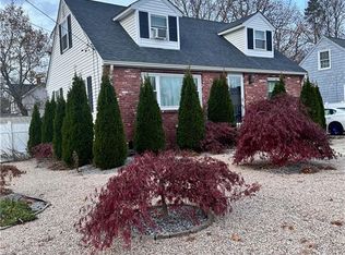 109 Stella Dr, North Providence, RI 02911