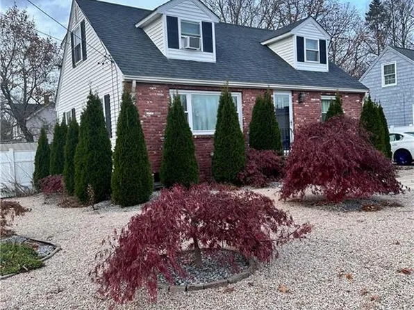 109 Stella Dr, North Providence, RI 02911