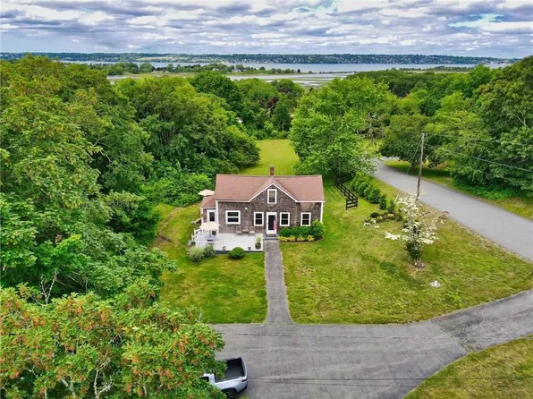 50 Wampanog Ln, Tiverton, RI 02878