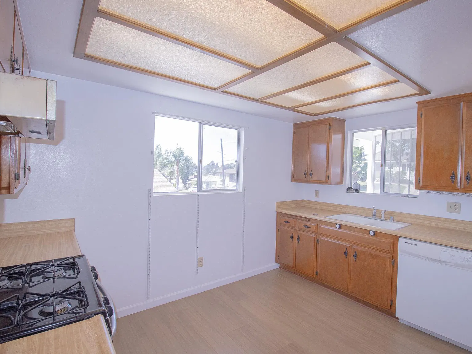 2 bed, 900 sqft, $2,700 — Photo 4