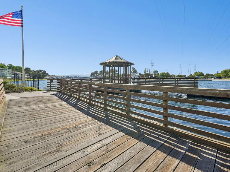 Marlin Cove Apartments — Photo 11