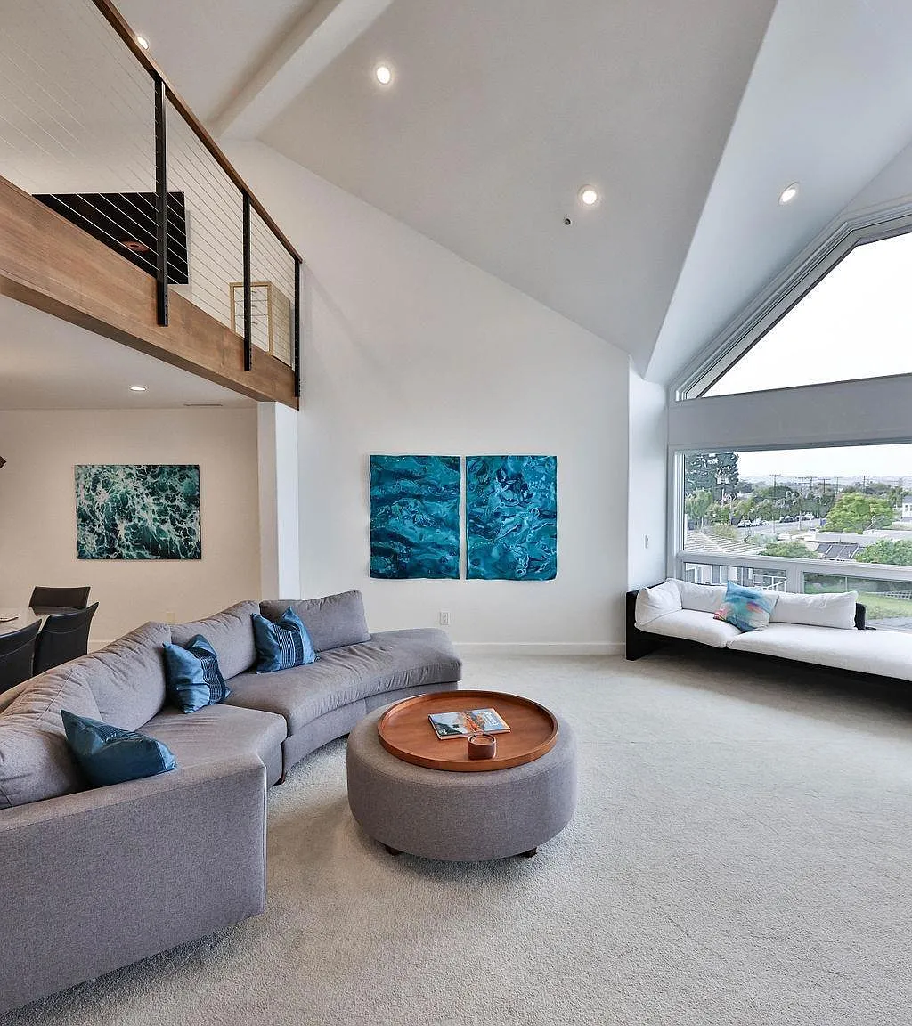 2 bed, 2.5 bath, 1945 sqft, $8,000 — Photo 3