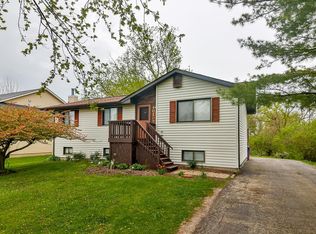 401 Constitution Dr SW, Poplar Grove, IL 61065