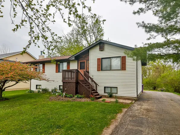 401 Constitution Dr SW, Poplar Grove, IL 61065