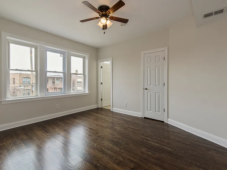7938 S Honore St #1 — Photo 5
