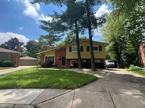 23994 Earl Ct, Farmington, MI 48335