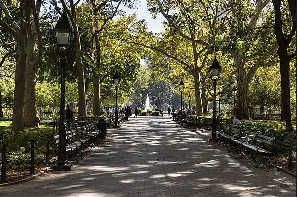 Rented by Compass | media 7