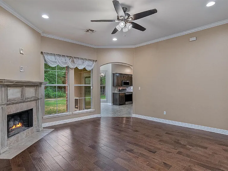 133 Lone Oak St — Photo 6
