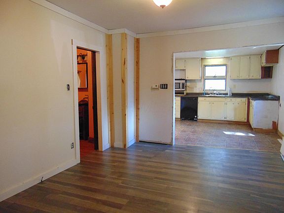4th image of 455 Fies Ave