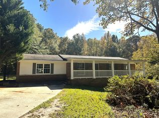 1165 Raymond Hill Rd, Newnan, GA 30265