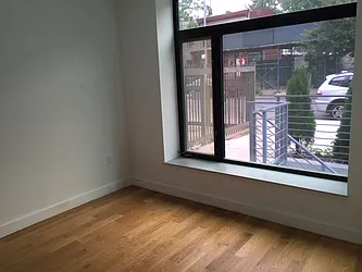 Rented by Kurāte NY
