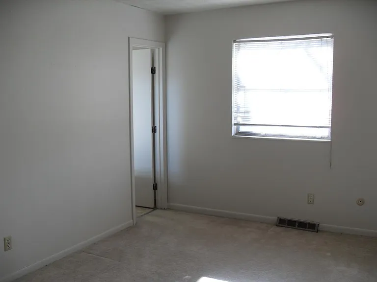 5058 Hibbs Dr — Photo 7