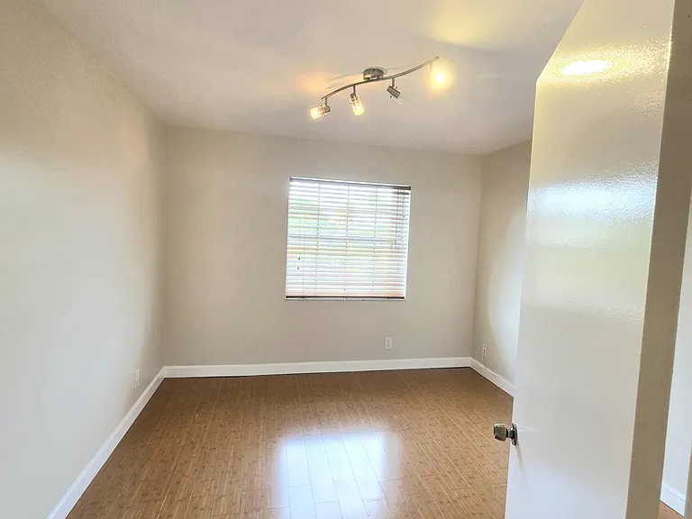 495 SE 8th St #237 — Photo 20