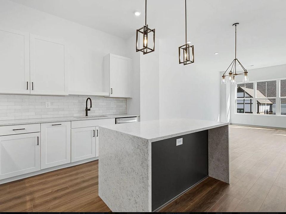 Kitchen, Main Living