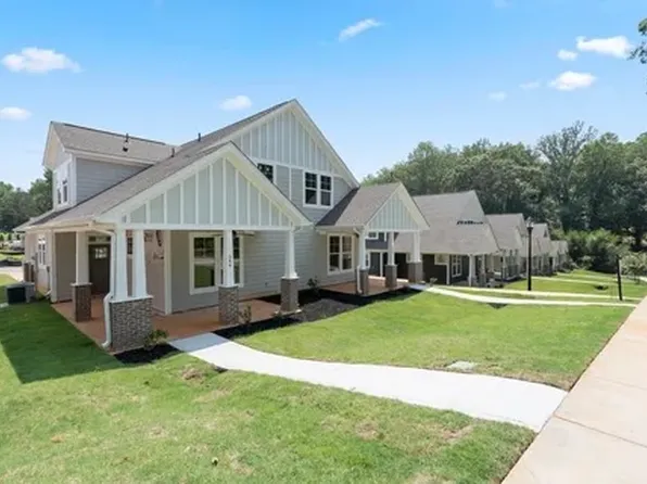 544 Twin Lake Rd, Greenville, SC 29609