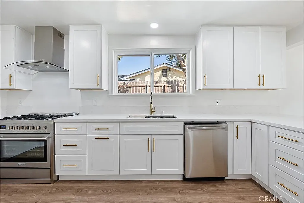 4 bed, 2.5 bath, 1397 sqft, $4,800 — Photo 4