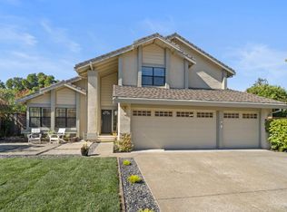 16 Woodleaf Ct, Novato, CA 94945