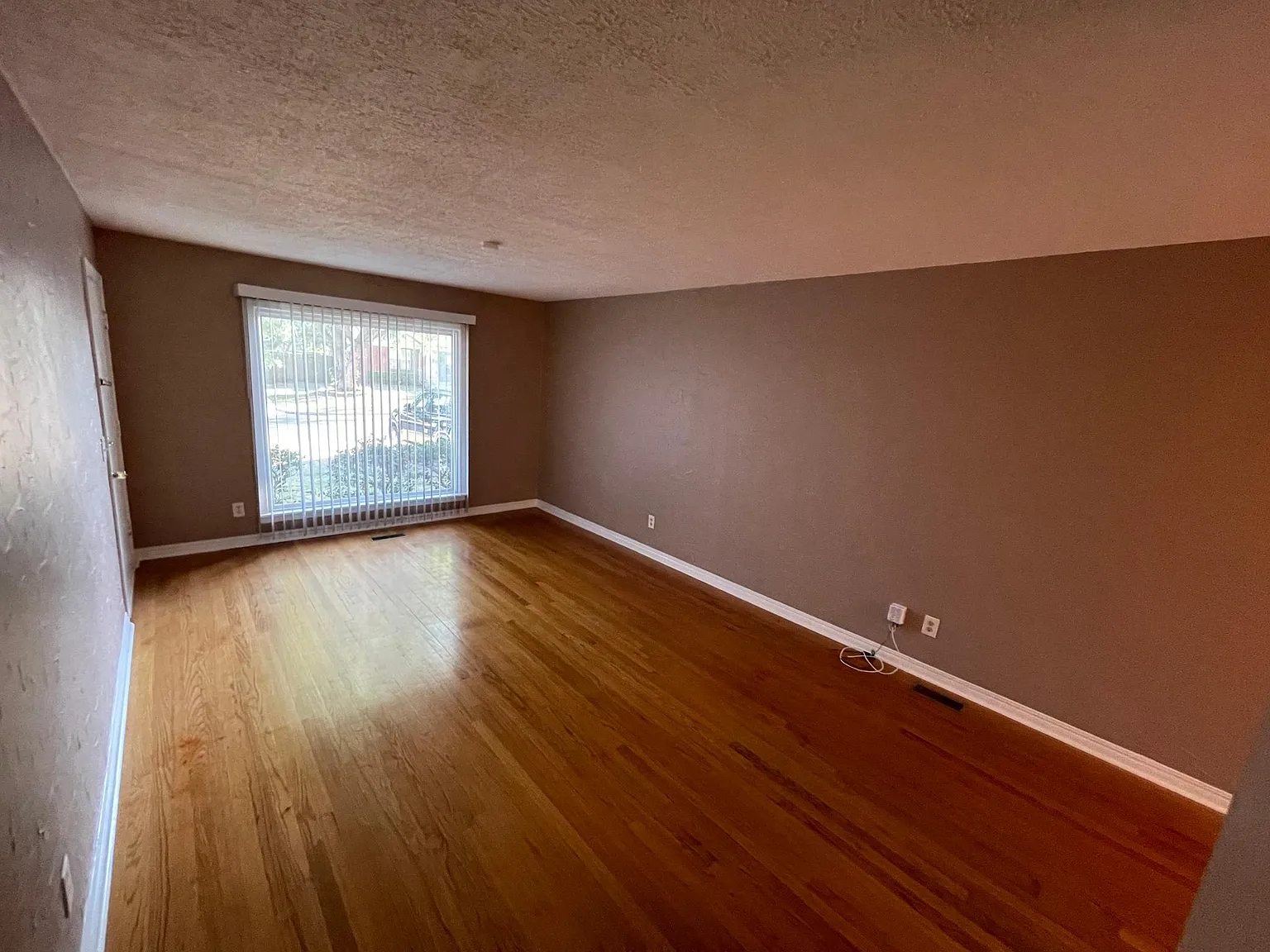2 bed, 1152 sqft, $1,100 — Photo 3