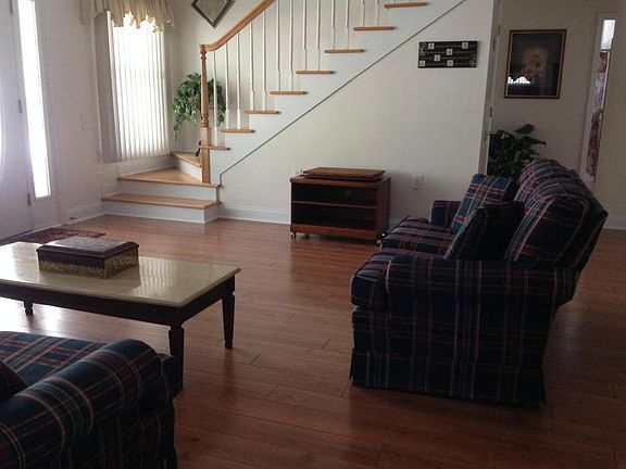 2nd image of 2461 Storen St